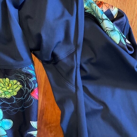 Like new!, Pineapple Clothing Bali Blue Lucy Navy Leggings Yoga Pants Size M - Picture 10 of 11